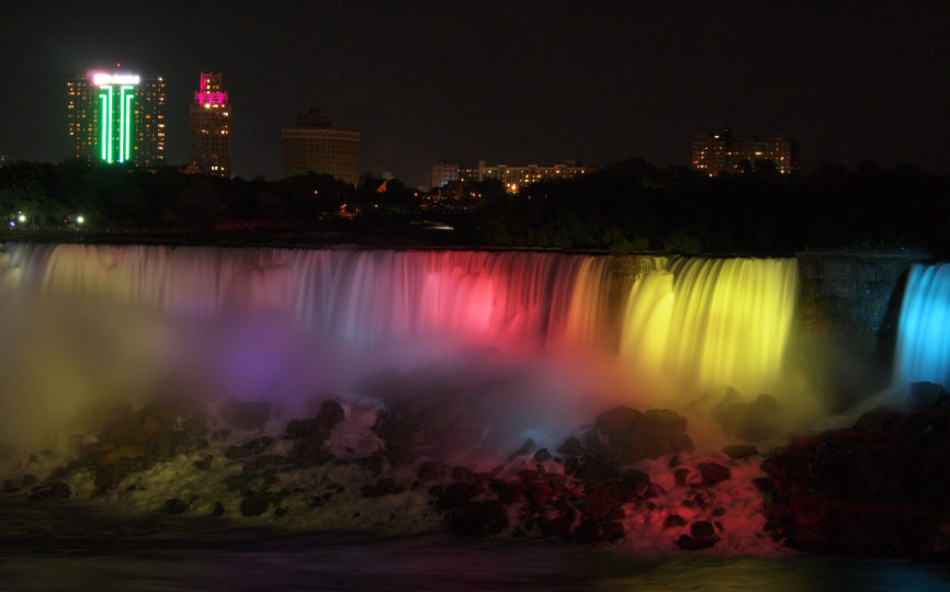 A Couples’ Weekend Getaway to Niagara Falls