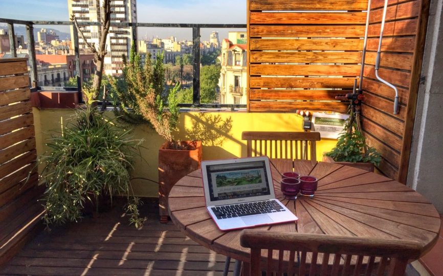 What Working Remotely is Really Like + 7 Tips for Working From Home