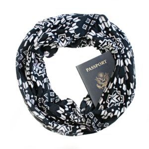 hidden-pocket-scarf