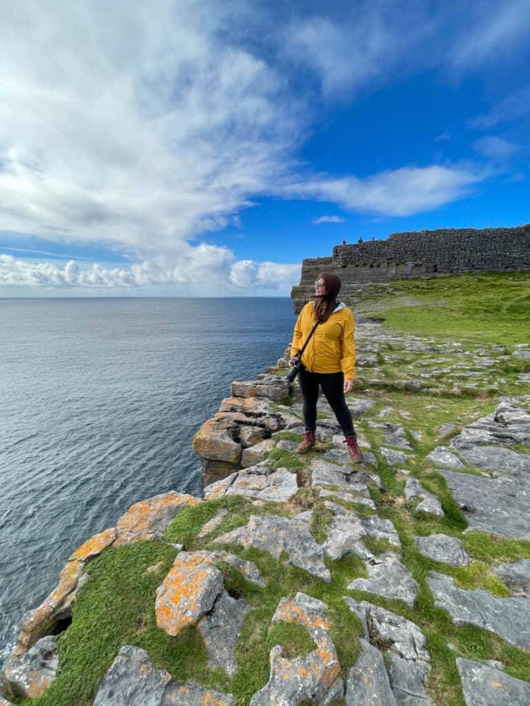 Amanda on the cliffs at Dún Aonghasa