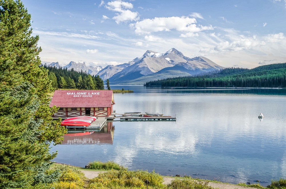 Maligne Lake in Jasper, Alberta