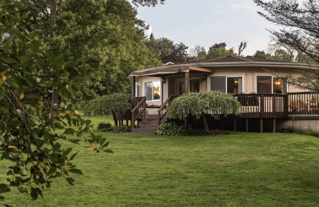 Mohican Round House