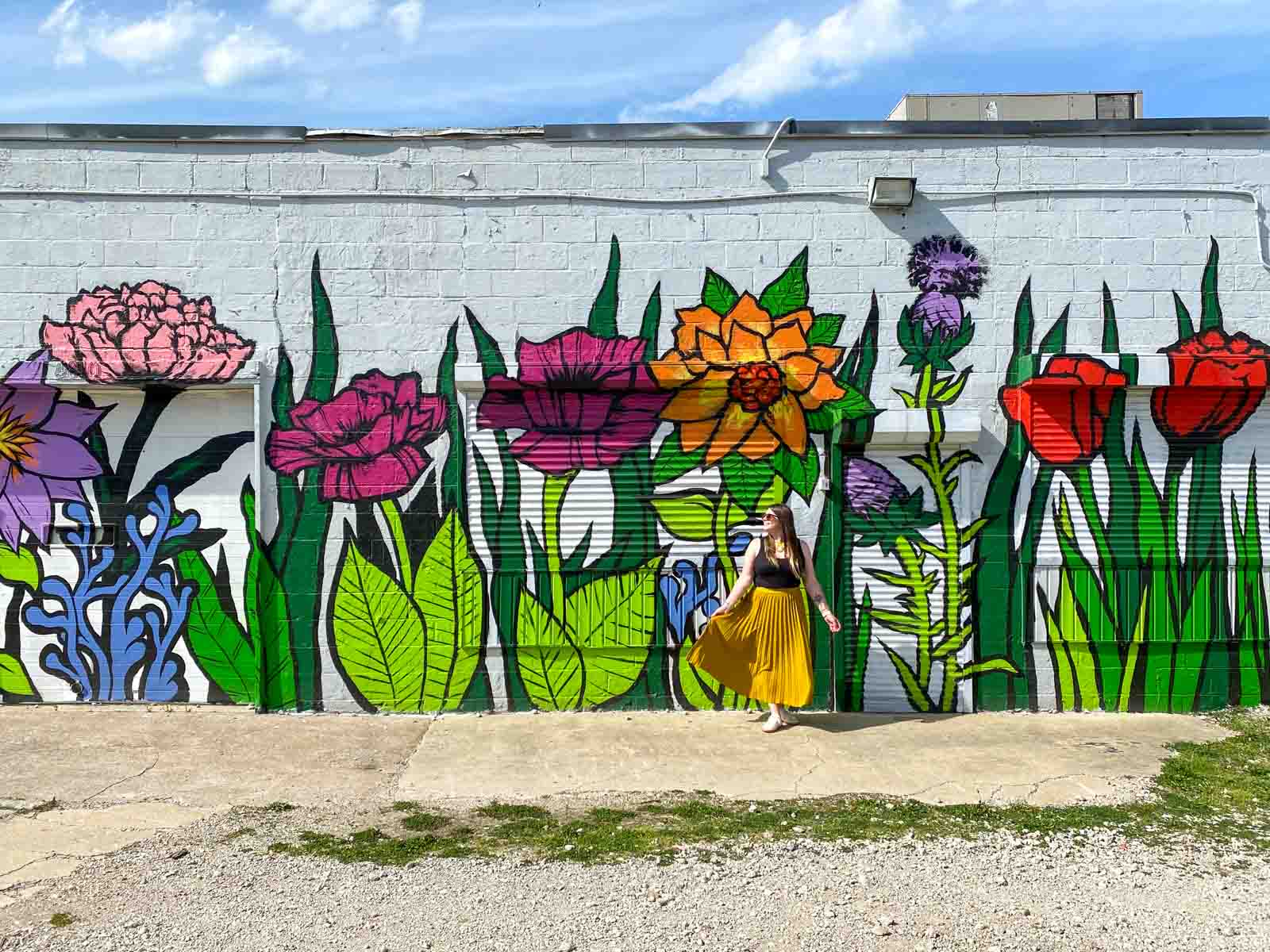 Feature image Amanda at a mural in Cleveland
