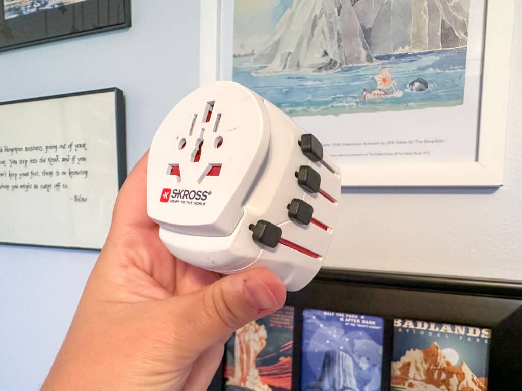 Skross travel adapter