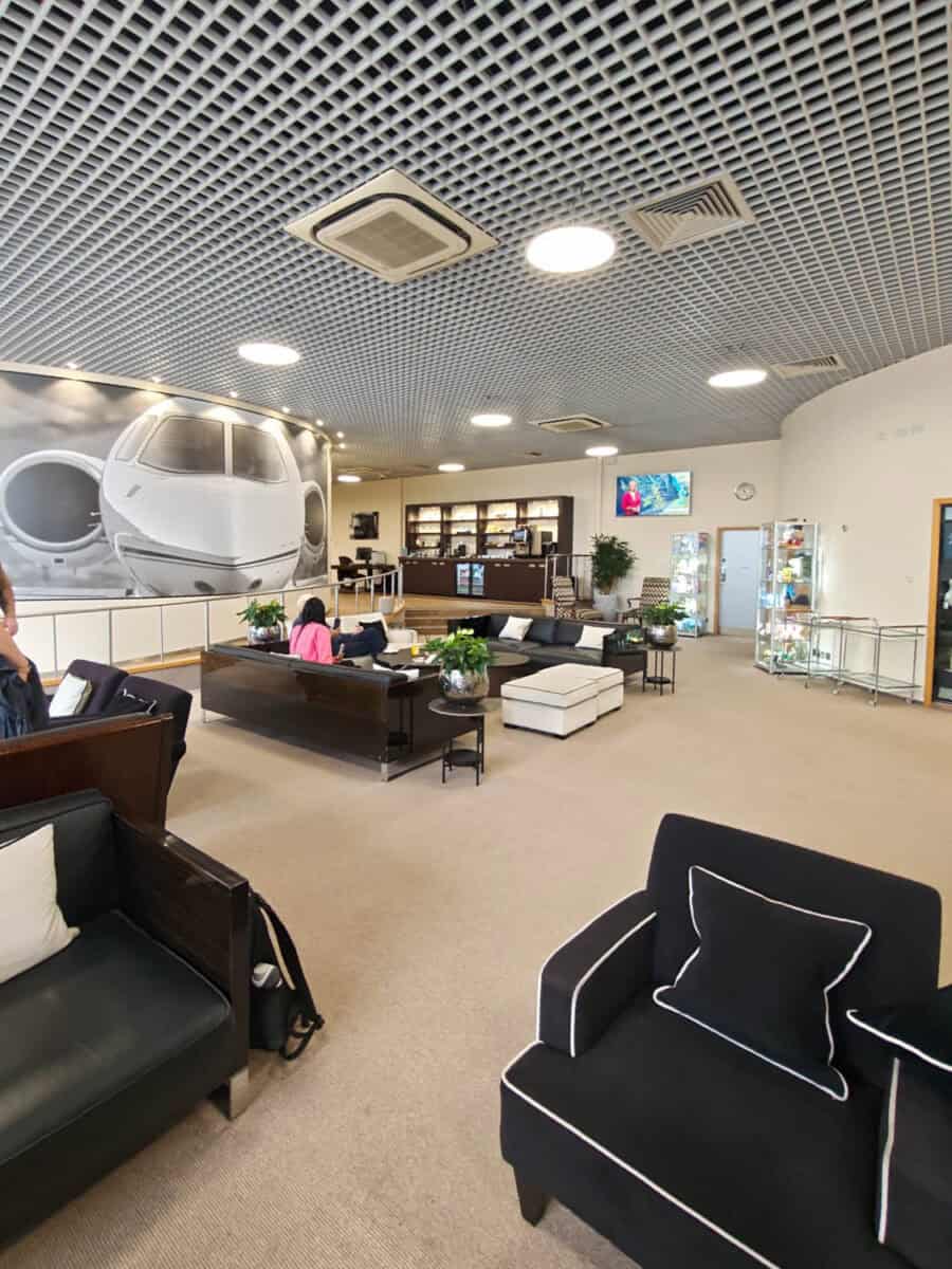 Pet charter London lounge